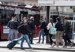 Controlli rafforzati del Viminale in bar, ristoranti, treni e bus: in campo anche vigili urbani