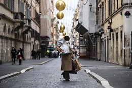 Natale, per i regali si spenderà un po' meno dello scorso anno: 158 euro a testa