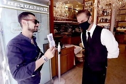 Da domani scatta il Super Green Pass: tutte le regole della nuova stretta