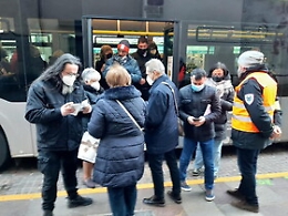 Super Green pass, i controlli a campione sui bus tra disguidi e proteste