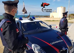 Soldi per restituire refurtiva ma ad attenderlo trova i carabinieri