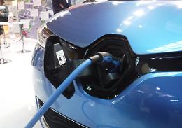 Auto, stop in Italia per i motori a combustione dal 2035