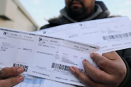 Bollette, aiuti alle fasce più deboli e rate per le imprese