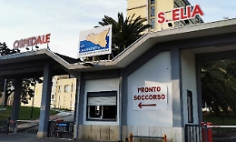 Focolai di Covid in due reparti dell'ospedale di Caltanissetta, pazienti “dirottati”