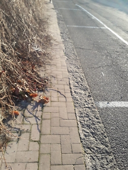 Lungomare Cannizzaro- Acicastello: percorso a "ostacoli"