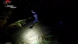 Rischia di annegare nel fango: salvato dai carabinieri