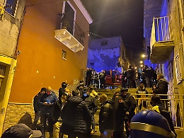 Palma, &egrave; andato a fuoco l'albero di Natale: cos&igrave; &egrave; morta Ginevra