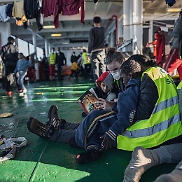 La Sea Eye 4, con 214 migranti a bordo, approderà domani a Pozzallo