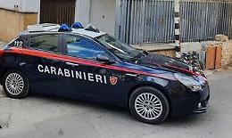 Dilapida denaro di un indennizzo e picchia madre e compagna: arrestato
