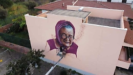 Un murales in zona inquinata del Messinese per ricordare le gelsominaie