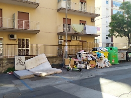 Catania: "Una città ammorbata dal cancro dei rifiuti"