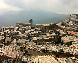 Picco di contagi a Mistretta: il sindaco mette "paletti"