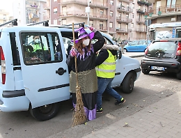 Catania, alla III Municipalità la Befana arriva con un carico di caramelle e solidarietà
