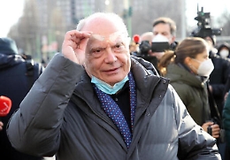 Virologo Galli positivo al Covid: «Se non mi fossi vaccinato sarebbe andata molto male»