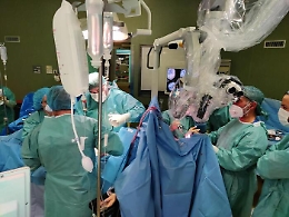 Ritardi per il Covid, Laura: «Aspetto di essere operata per un tumore da 9 mesi»