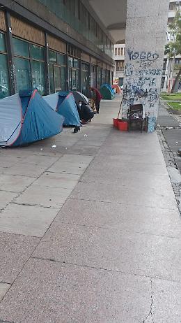Catania: accampamenti di clochard in centro città