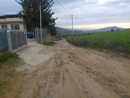 Dopo trent'anni si sistema la strada Regia trazzera di contrada Corsa