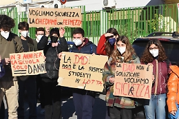 Covid, a Catania protestano studenti dello "Spedalieri": «La Dad non è una risposta»