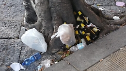 Messina: sozzume all'esterno della Stazione Ferroviaria