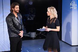 A “C'è posta per te” l'attore Can Yaman è il “regalo" delle siciliane Rita e Rosaria: video