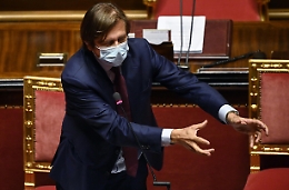 Covid, pure l'Italia verso norme meno severe. Sileri: «E cambiamo anche il bollettino»