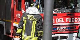Ignoti malviventi hanno tentato di dare fuoco alla scuola