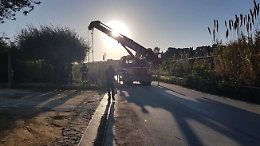 Agrigento, perde il controllo dell'auto e finisce nel fiume: salvo