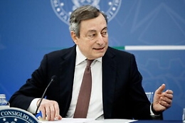 Grandi manovre per Draghi al Quirinale, ma c'è nodo governo