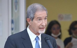 Musumeci: «La Sicilia si avvicina alla zona arancione. Sforzi vanificati dai non vaccinati»
