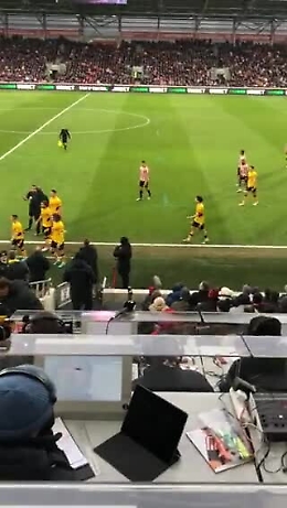 Drone sul campo, sospesa Brentford Wolverhampton