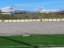 Con inizio posa del prato sintetico il campo di Nesima prende forma