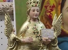 Sfonda vetrina e ruba statuette di Sant'Agata