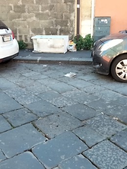 Catania: sporcizia infinita in zona Picanello-Ognina