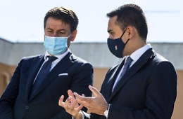 La guerra nel M5S a colpi di tweet, l'esperto: «Operazione contro Di Maio studiata a tavolino»