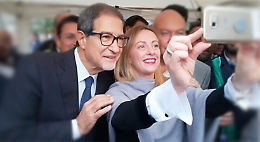 Musumeci "ufficializza" il matrimonio con Meloni: «Centrodestra si costruisce dai territori»