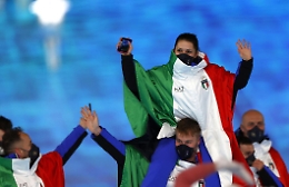 Aperti i Giochi invernali nel gelo di Pechino (ma atleta delle Samoa ha sfilato a torso nudo)