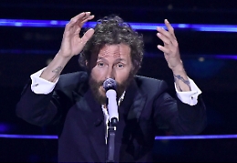 Sanremo: chi è Mariangela Gualtieri, la poetessa citata da Jovanotti