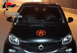 Falso carabiniere e in giro con auto rubata: arrestato