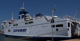 Due marittimi positivi, traghetto ed equipaggio del traghetto per le Eolie sostituito