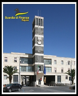 Ragusa, l'azienda che riciclava plastica e frodava il fisco