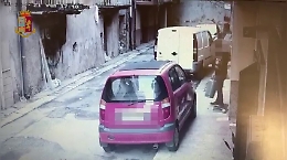 Gela, due attentati incendiari a un panificio: arrestato 42enne per tentata estorsione