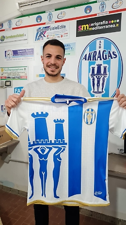 Calcio, l'Akragas non si ferma più: tesserato il forte centrocampista Strano