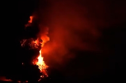 L'Etna si riprende la scena: eruzione dal Sud-Est e nube di 10 km
