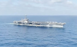 La super portaerei nucleare Truman incrocia nel Mediterraneo: ha una autonomia di 20 anni