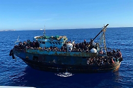 La barca dei migranti speronata da un peschereccio libico e i tre morti: la Procura di Agrigento vuole fare luce
