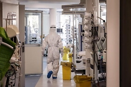 In Italia si piega la curva dei decessi: -16% in 7 giorni