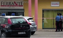 Sgozzò l'ex moglie nel negozio davanti al figlio, ergastolo per Marco Ricci