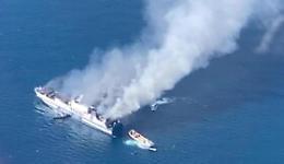 Incendio traghetto, possibile sversamento in mare dall’Euroferry Olympia