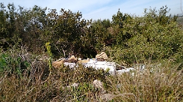 Floridia (Sr): antica trazzera ridotta a discarica