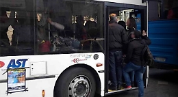 All'Ast l'apoteosi della raccomandazione: dal «pizzino in assessorato» al «papello», avanti... c'è posto (per tutti)